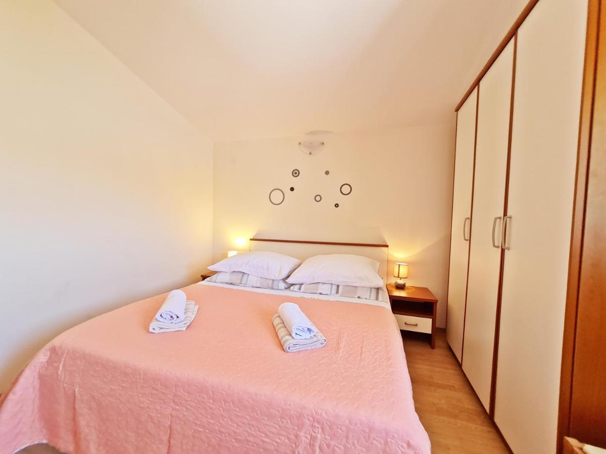 סטוברץ Rooms And Apartments Porat מראה חיצוני תמונה